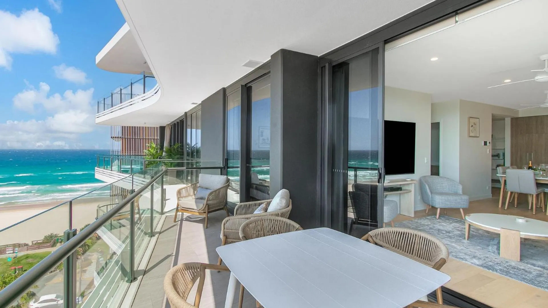 Village 804 Gold Coast Daire